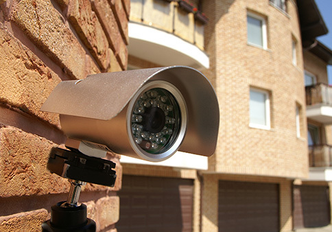 Bezpečnostní kamery s nočním viděním a infračerveným přisvícením